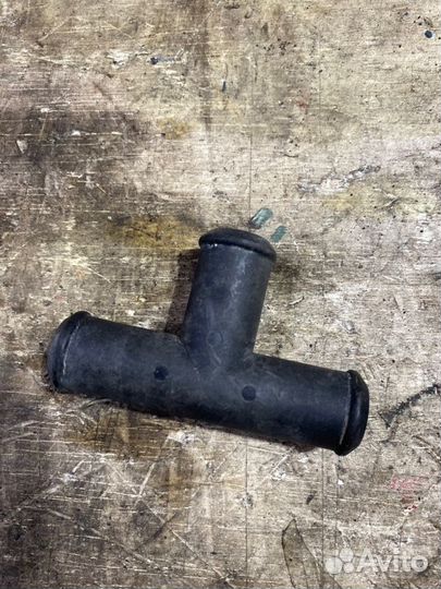 Штуцер Audi A8 4D2 ABZ 1994-1999