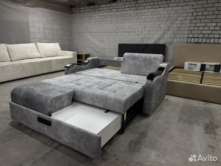 Диван гранд на металлическом каркасе