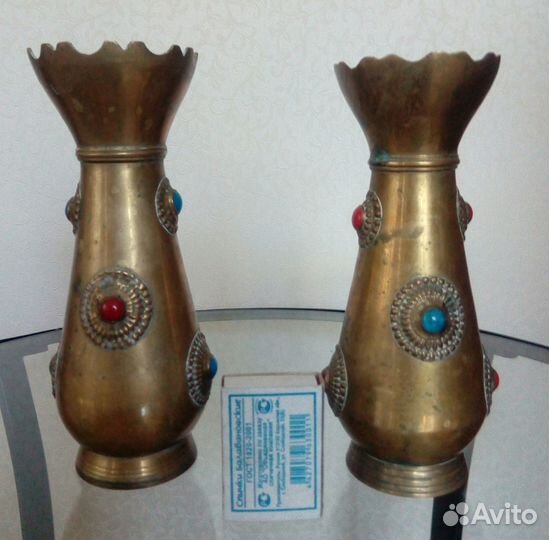 Антикварные парные вазы с инкрустацией