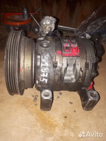 Компрессор кондиционера Nissan Wingroad