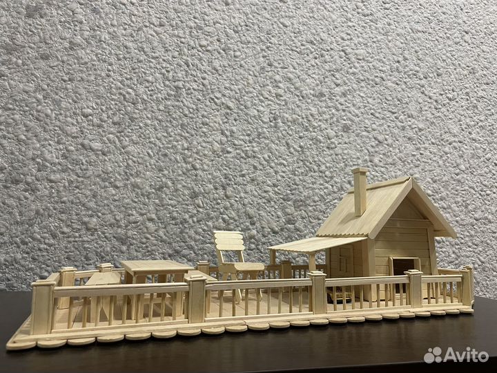 Деревянный домик из палочек