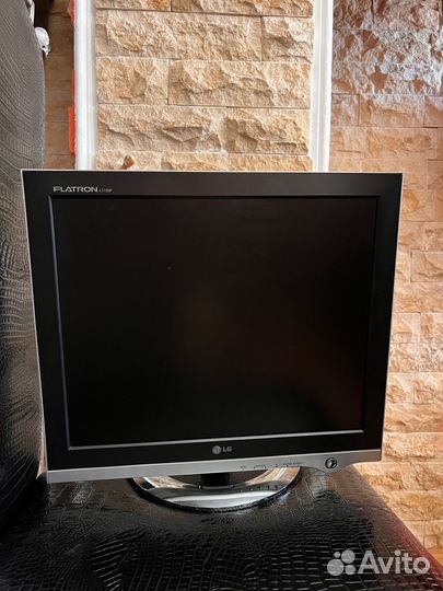 Монитор LG диагональ 17 дюймов