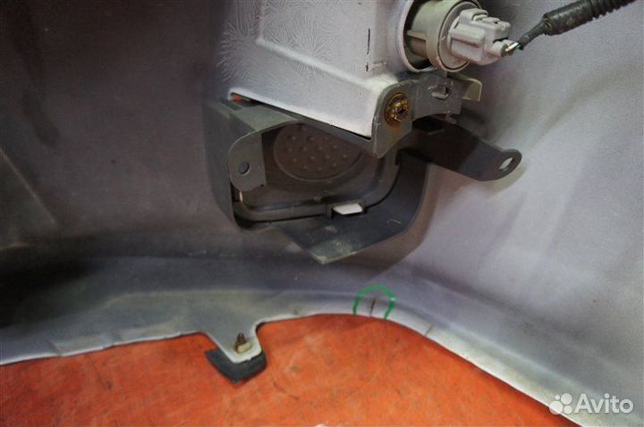 Бампер передний Toyota Prius ZVW30 2010