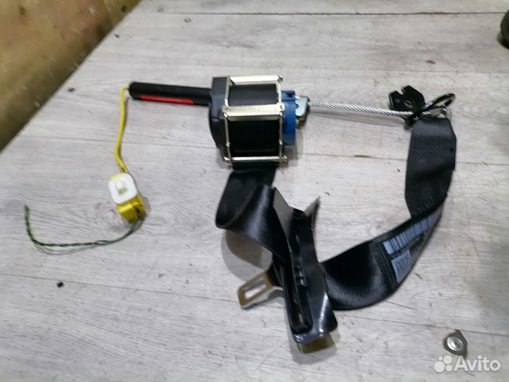 Ремень безопасности задний правый VW Passat B7