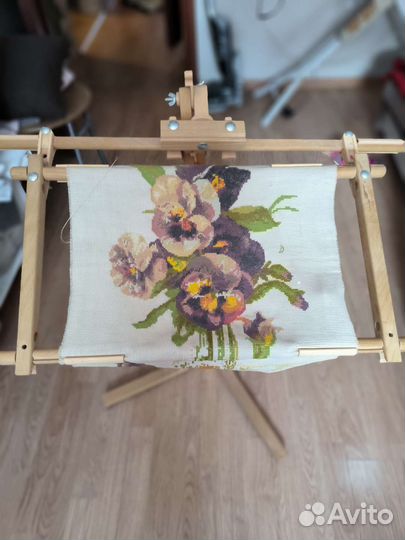 Держатель для вышивания напольный