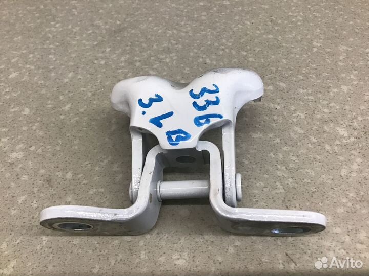 Петля двери задней левой верхняя Hyundai Santa Fe
