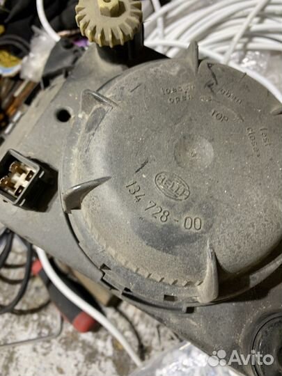 Фара правая vw b3