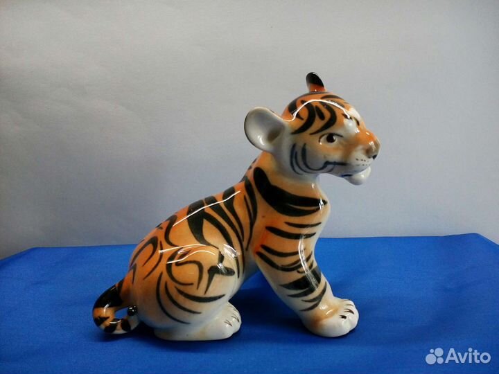 Фарфоровая статуэтка тигр лфз.Символ 2022 года
