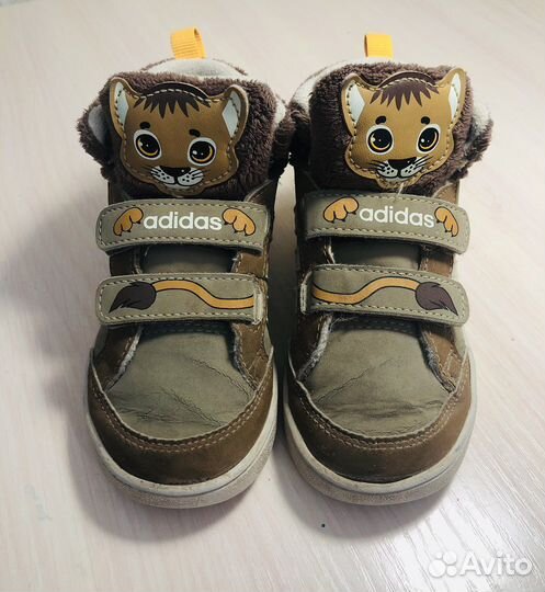 Кроссовки adidas