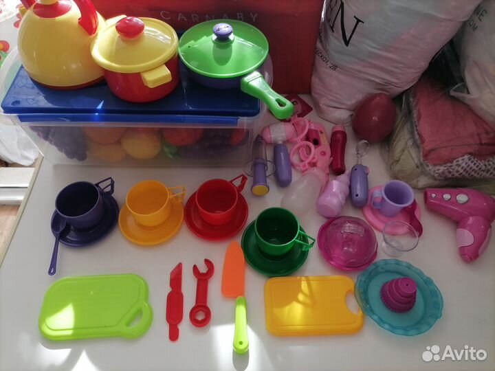 Набор посуды и овощей