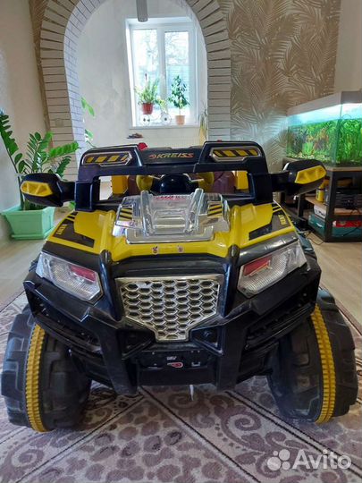 Детский электромобиль бу