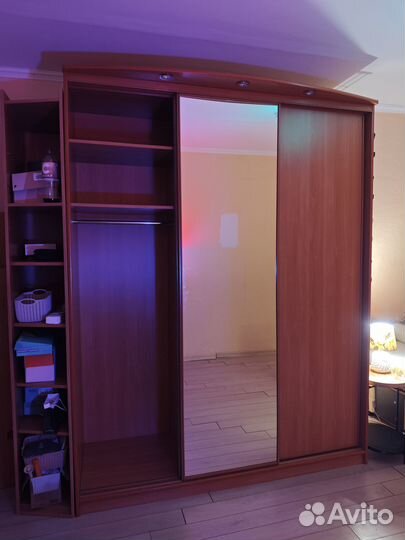 Шкаф большой с зеркалом 230 180 60