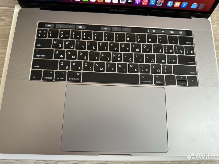 Apple MacBook Pro 15 2017 touch bar