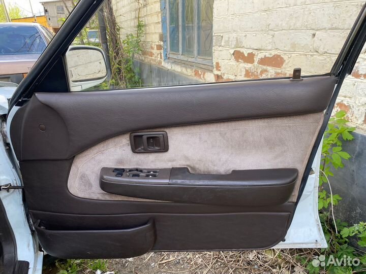 Дверные обшивки Toyota Carina 170