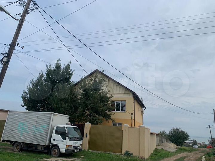 Дом 400 м² на участке 12 сот.