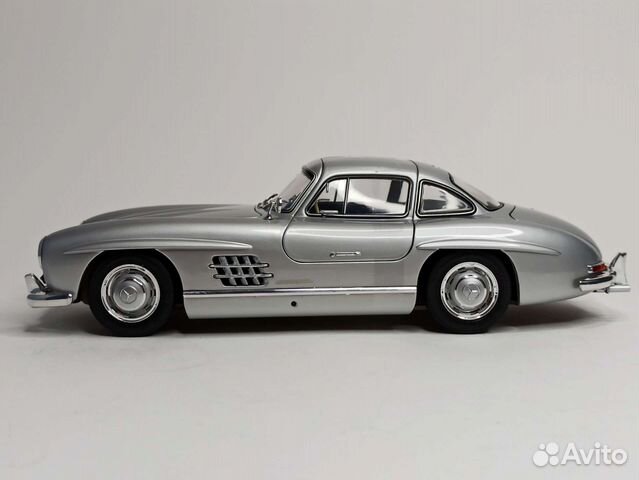 Mercedes 300 SL Coupe Gullwing 1:18 Schuco