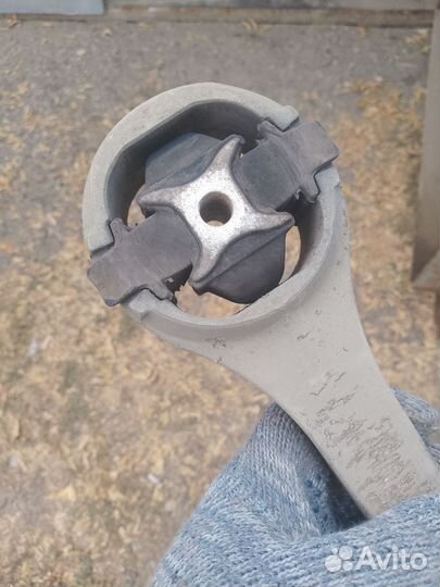 Подушка кпп задняя