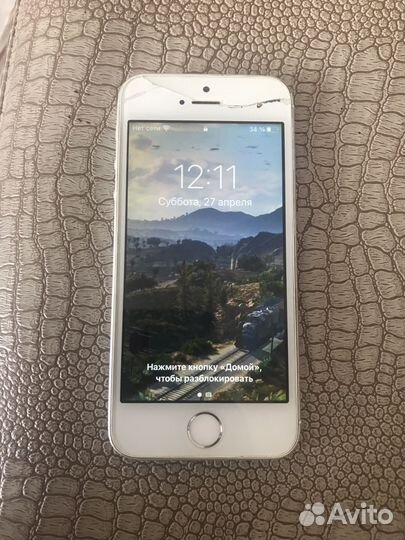 iPhone SE, 64 ГБ