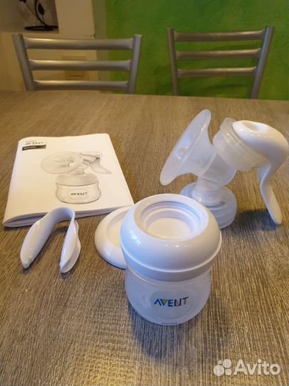 Молокоотсос, стерилизатор, контейнеры Avent