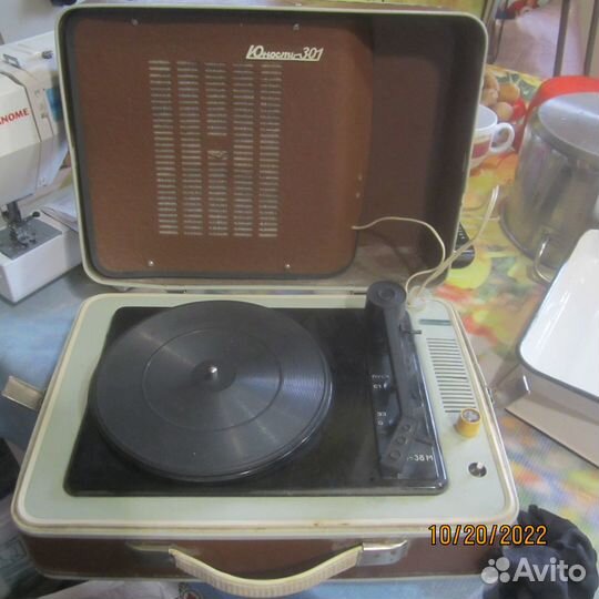Проигрыватель для пластинок И радио советские