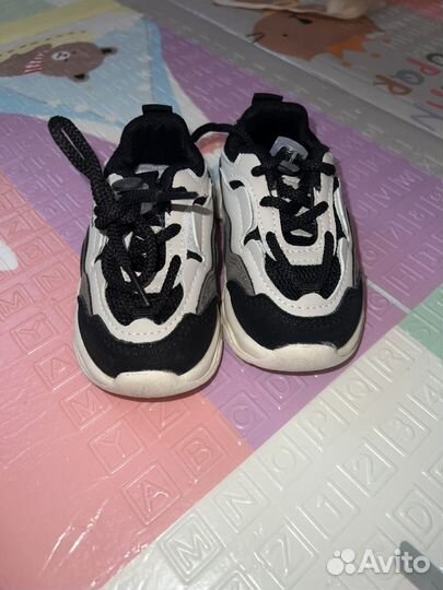 Кроссовки детские