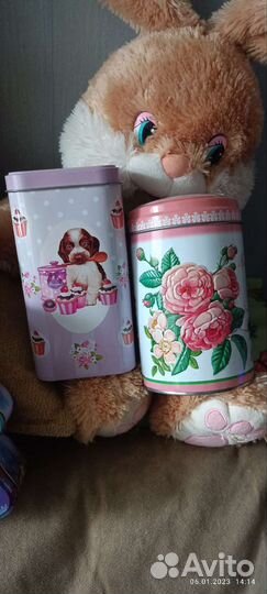 Подарочные жестяные баночки