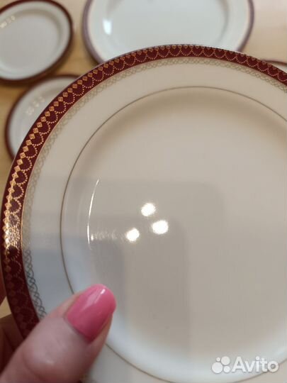 Набор посуды - тарелки