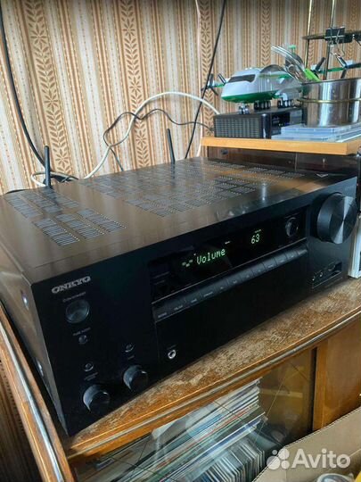 Av ресивер Onkyo TX-NR676E