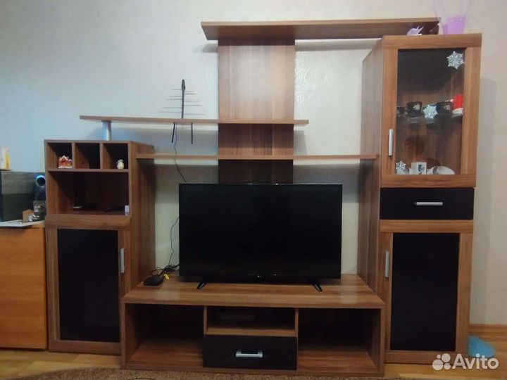 Продам стенку в гостиную