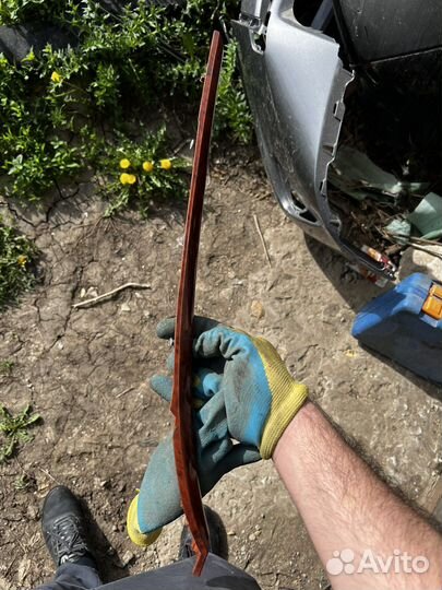 Накладка передней левой двери Тойота Авенсис t25