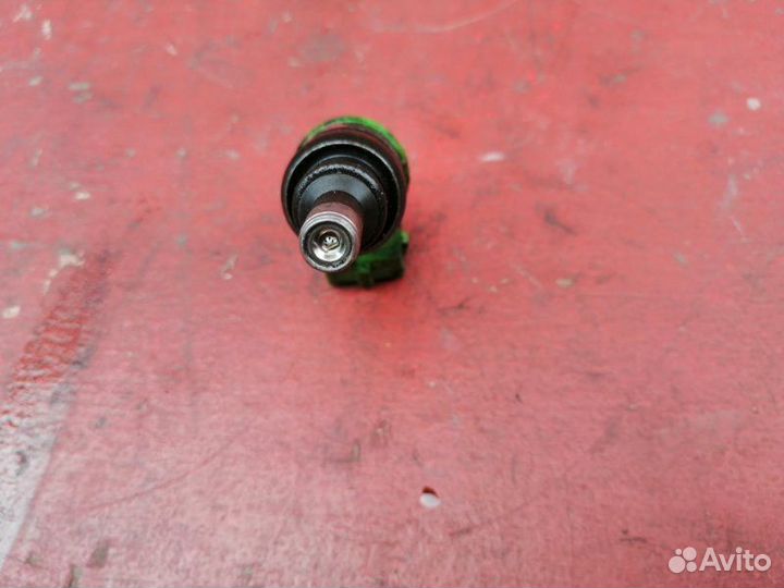 Форсунка топливная Mercedes-Benz C-Class W203