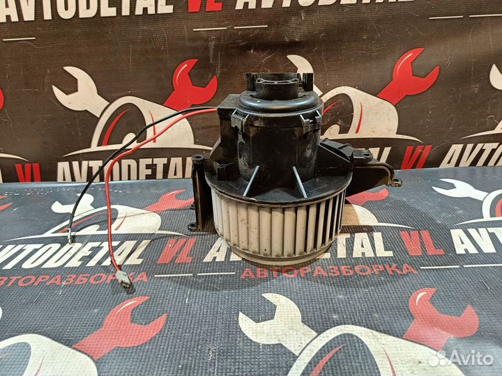 Моторчик печки Opel Astra H