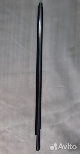 Молдинг на дверь передний правый Toyota