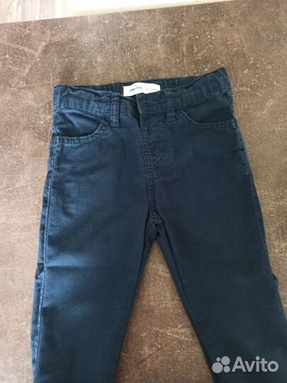 Рубашка и джинсы