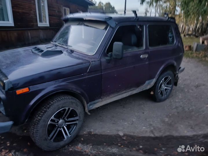 LADA 4x4 (Нива) 1.7 МТ, 2002, 250 000 км