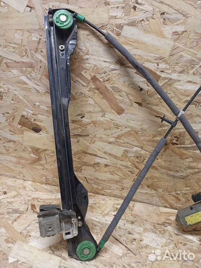 Стеклоподъемник электро правый Ford Focus 1