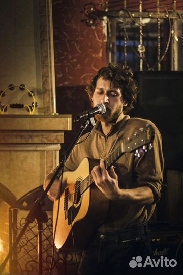 Вокалист - гитарист