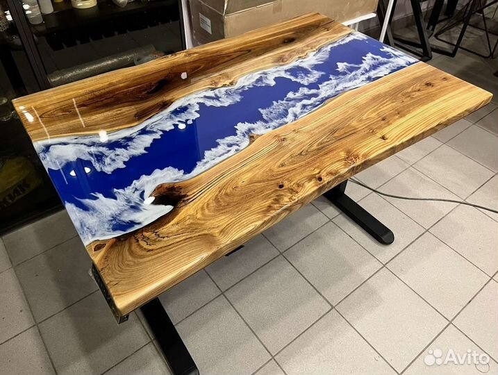 Стол из эпоксидной смолы и слэба Геймер