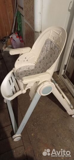 Стульчик для кормления hb