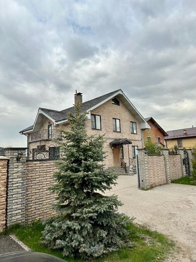 Коттедж 260 м² на участке 12,7 сот.