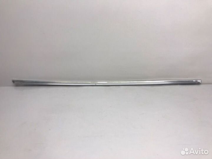 Молдинг на дверь задний правый Volkswagen Tiguan