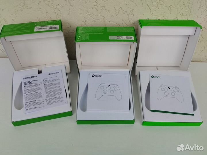 Пустые коробки от геймпада Xbox One