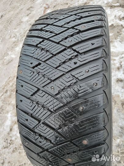 Goodyear Ultragrip Ice Arctic 235/50 R18 101T