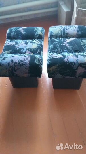 Кресло и пуфики