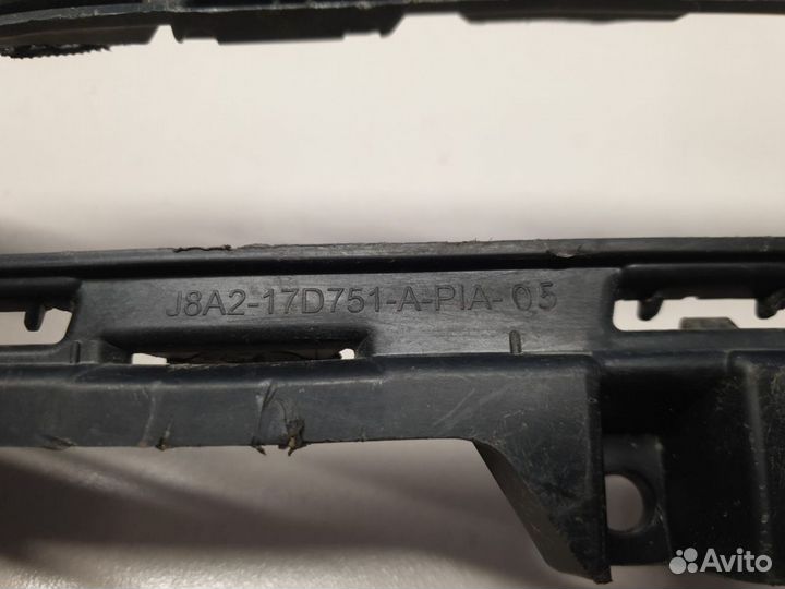 Кронштейн бампера переднего левый Land Rover Range