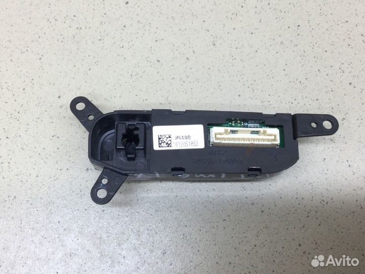 Индикатор Kia Optima седан цвет белый SWP - snow