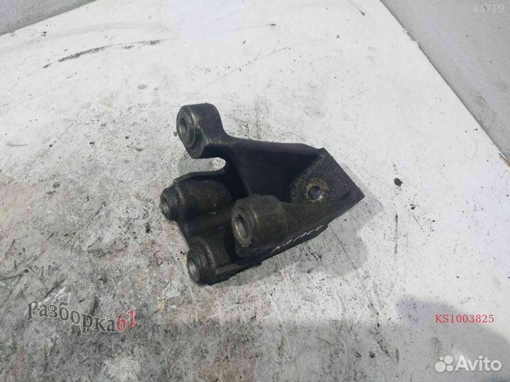 Кронштейн двигателя audi A6 C6 Левый