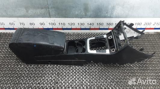 Подлокотник центральный volkswagen passat B6 (UEA1