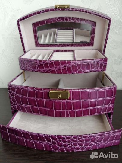 Шкатулка трехярусная