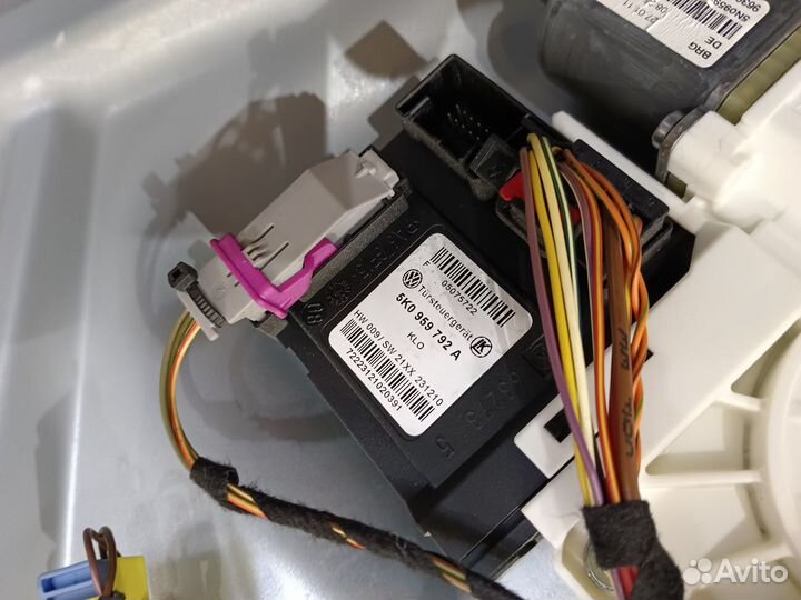 Правый стеклоподъемник для VW tiguan NF 2011